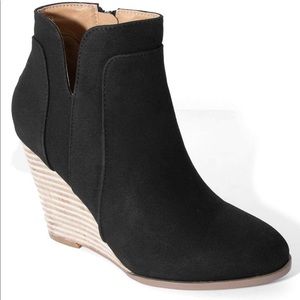 Wedge bootie